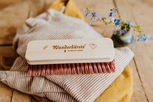 Lade das Bild in den Galerie-Viewer, Wunderbürste zum entfernen von Pilling und Reinigung deiner Wollkleidung