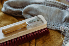 Lade das Bild in den Galerie-Viewer, Wunderbürste und Reinigungskamm