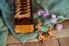Lade das Bild in den Galerie-Viewer, Garn Aufbewahrungsbox aus Holz Hase