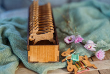 Lade das Bild in den Galerie-Viewer, Garn Aufbewahrungsbox aus Holz Hase