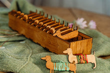 Lade das Bild in den Galerie-Viewer, Garn Aufbewahrungsbox aus Holz Hase
