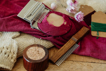 Lade das Bild in den Galerie-Viewer, Darning Loom Webstopfapparat Bestandteile mit Nadelkissen und Garn