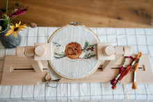 Lade das Bild in den Galerie-Viewer, Stickständer