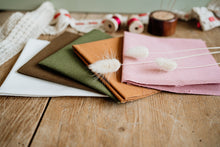 Lade das Bild in den Galerie-Viewer, Stoffpaket zum Besticken