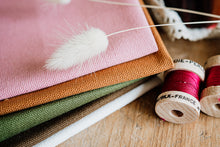 Lade das Bild in den Galerie-Viewer, Stoffpaket zum Besticken