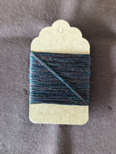 Lade das Bild in den Galerie-Viewer, 6 x 6 Meter Merinowolle zum Sticken & Stopfen