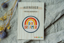 Lade das Bild in den Galerie-Viewer, Tellme Berlin Bio baumwoll Knieflicken Schriftzug Day Dreamer mit Regenbogen