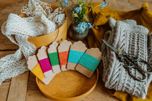 Lade das Bild in den Galerie-Viewer, 6 x 6 Meter Merinowolle zum Sticken & Stopfen