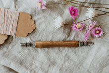 Lade das Bild in den Galerie-Viewer, Nahtauftrenner aus Eiche