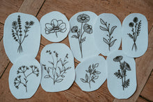 Lade das Bild in den Galerie-Viewer, 9 ausgeschnittene Vorlagen für Blumen- und Blätterstickerein
