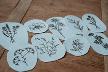 Lade das Bild in den Galerie-Viewer, 9 ausgeschnittene Vorlagen für Blumen- und Blätterstickerein