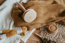 Lade das Bild in den Galerie-Viewer, Stopfpilz mit Reparieren ist Liebe Logo