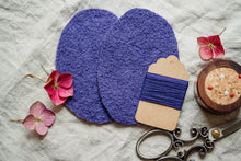 Lade das Bild in den Galerie-Viewer, Knieflicken Wollwalk oval mit Merinogarn
