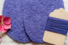 Lade das Bild in den Galerie-Viewer, Knieflicken Wollwalk oval mit Merinogarn
