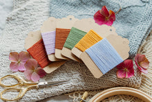 Lade das Bild in den Galerie-Viewer, Nr. 24 Stick &amp; Stopfgarn 6x6 Meter Merinowolle
